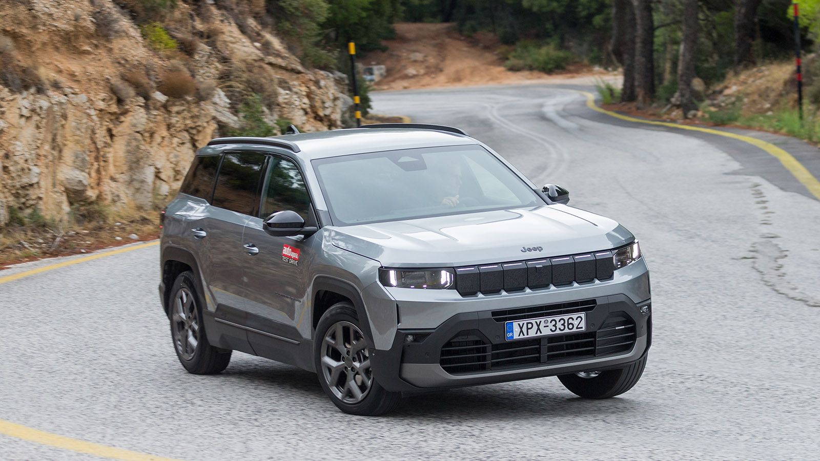 Δοκιμή Jeep Compass e-Hybrid 145 PS: Καίει 5,5 λτ. στο ταξίδι, χωράει οικογένεια